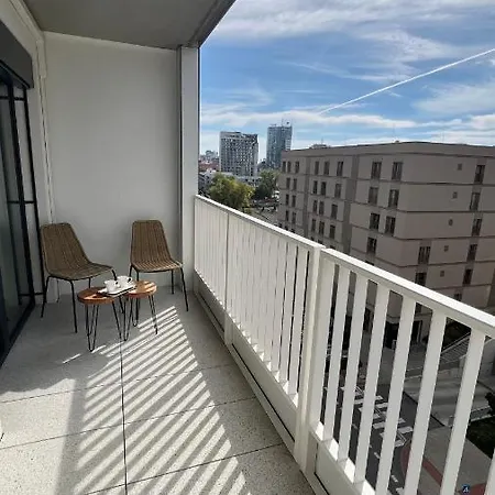 Citycentre With Free Parking Apartment *
