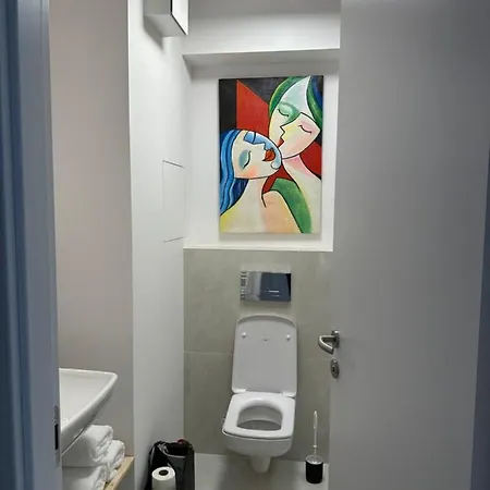 Citycentre With Free Parking Apartment